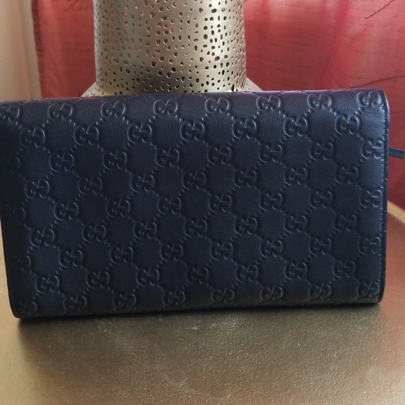 Authentic Gucci Voyager  clutch - Picture 2 of 11